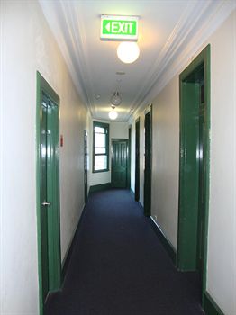 Elephant Backpacker Sydney - Hostel - Accommodation Gladstone 1