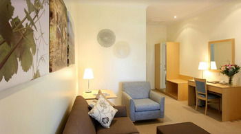 Pokolbin Village - Accommodation Gladstone 40