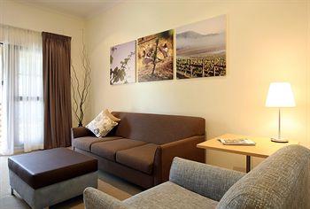 Pokolbin Village - Accommodation Gladstone 8