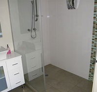 DeaposVine Escape - Accommodation Gladstone