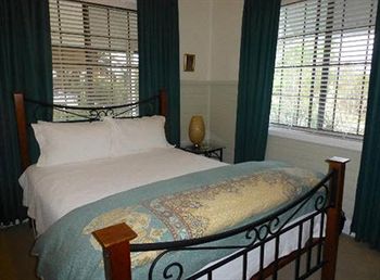 A Room With A View Bed & Breakfast - Accommodation Gladstone 2