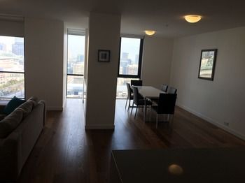 Apartments Melbourne Domain - Docklands - Accommodation Gladstone 25