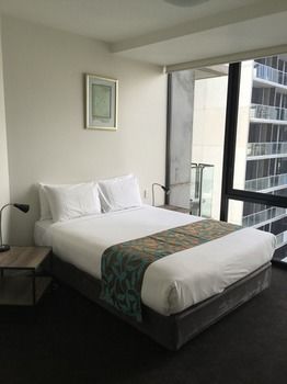 Apartments Melbourne Domain - Docklands - Accommodation Gladstone 27