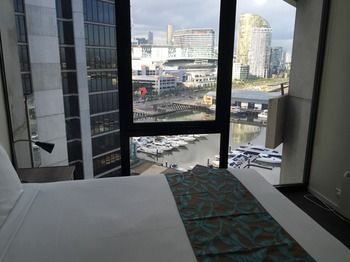 Apartments Melbourne Domain - Docklands - Accommodation Gladstone 28