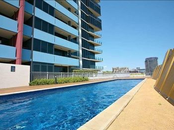 Apartments Melbourne Domain - Docklands - Accommodation Gladstone 32