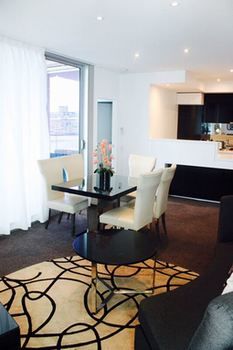 Apartments Melbourne Domain - Docklands - Accommodation Gladstone 37