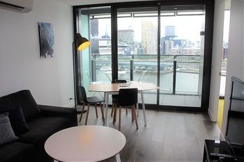 Apartments Melbourne Domain - Docklands - Accommodation Gladstone 63