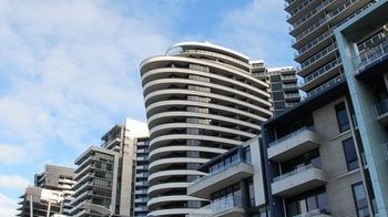 Apartments Melbourne Domain - Docklands - Accommodation Gladstone 67
