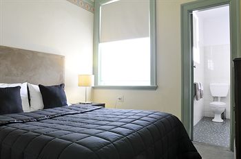 Hotel Gosford - Accommodation Gladstone 12