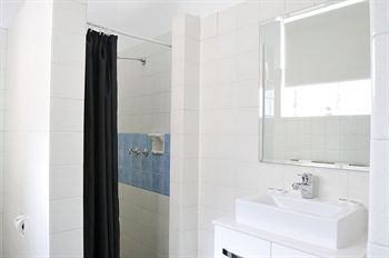 Hotel Gosford - Accommodation Gladstone 13