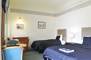 Hotel Gosford - Accommodation Gladstone 19