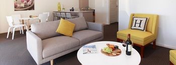 H Boutique Hotel - Accommodation Gladstone 18