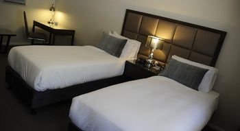 Riverside Oaks Golf Resort - Accommodation Gladstone 7
