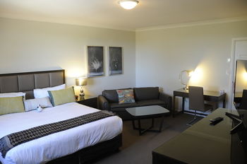 Riverside Oaks Golf Resort - Accommodation Gladstone 14