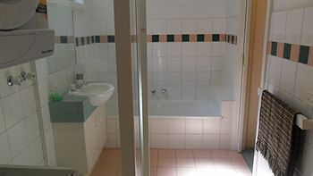 Australian Home Away @ Box Hill 21 - Accommodation Gladstone 0