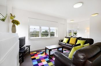 Albert Road Serviced Apartments - Accommodation Gladstone 3