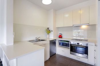 Albert Road Serviced Apartments - Accommodation Gladstone 8