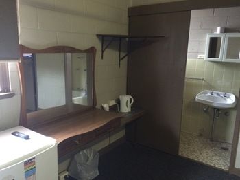 Golfview Hotel - Accommodation Gladstone 2