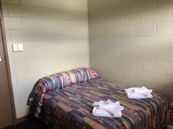 Golfview Hotel - Accommodation Gladstone 6