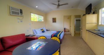 Alex Beach Cabins - Accommodation Gladstone 25