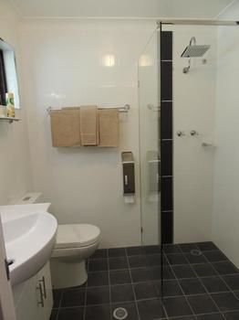 Forest Lodge Motor Inn & Restaurant - Accommodation Gladstone 2