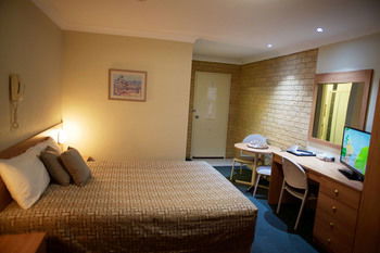 Forest Lodge Motor Inn & Restaurant - Accommodation Gladstone 10