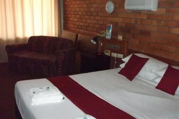 Hilldrop Motor Inn - Accommodation Gladstone 2