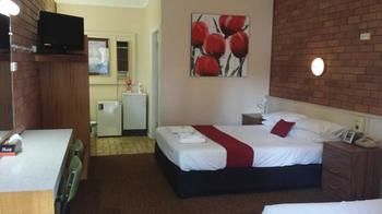 Hilldrop Motor Inn - Accommodation Gladstone 3