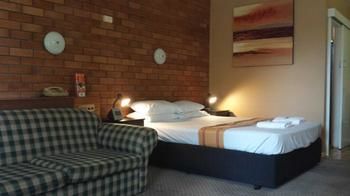 Hilldrop Motor Inn - Accommodation Gladstone 4