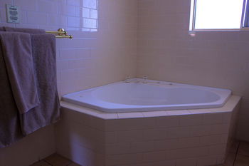 Shearing Shed Motor Inn - Accommodation Gladstone 7