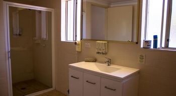 Shearing Shed Motor Inn - Accommodation Gladstone 80