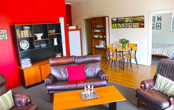 Valley Farm Vineyard Cottages - Accommodation Gladstone 8