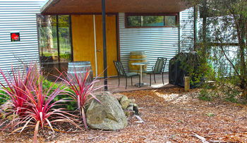 Valley Farm Vineyard Cottages - Accommodation Gladstone 13