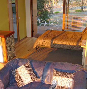 Valley Farm Vineyard Cottages - Accommodation Gladstone 14