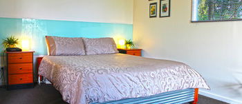 Valley Farm Vineyard Cottages - Accommodation Gladstone 16
