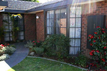 Hawthorn Holiday House - Accommodation Gladstone 0