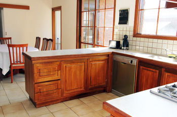 Hawthorn Holiday House - Accommodation Gladstone 2