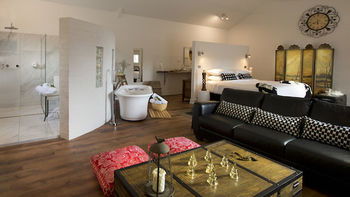 The Villa - Country House Retreat - Accommodation Gladstone 18
