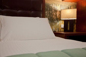 Grand Hotel Wyong - Accommodation Gladstone 9