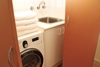 Apartment2c - Old Hat Factory - Accommodation Gladstone 6