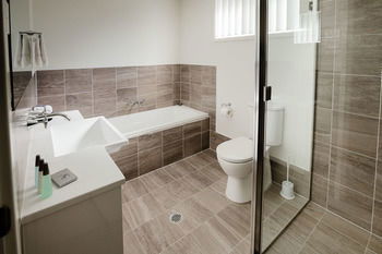 Wallsend Executive Apartments - Accommodation Gladstone 2