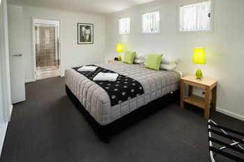 Wallsend Executive Apartments - Accommodation Gladstone 14