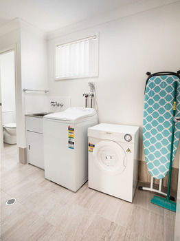 Wallsend Executive Apartments - Accommodation Gladstone 22