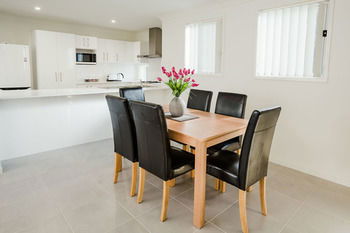 Wallsend Executive Apartments - Accommodation Gladstone 23
