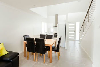 Wallsend Executive Apartments - Accommodation Gladstone 26