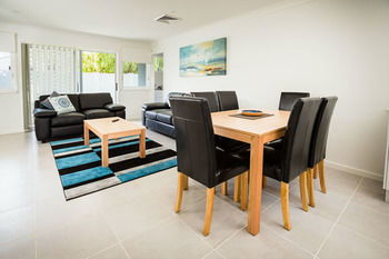 Wallsend Executive Apartments - Accommodation Gladstone 32
