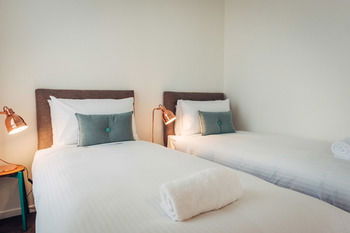 City Edge Box Hill - Accommodation Gladstone 7