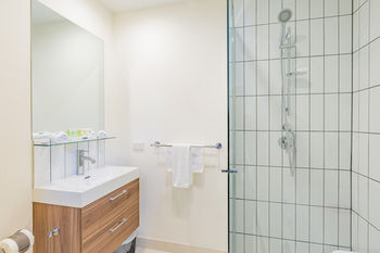 City Edge Box Hill - Accommodation Gladstone 9