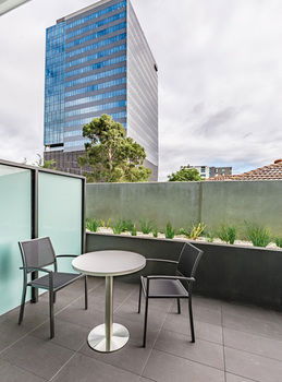 City Edge Box Hill - Accommodation Gladstone 11