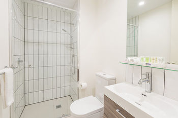City Edge Box Hill - Accommodation Gladstone 12